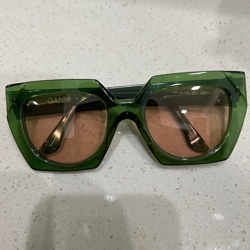 COPY - Ganni Green Geometric Glasses